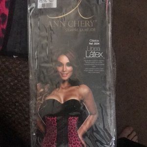 Ann cherry waist trainer. Size 36 (L)